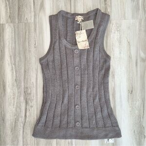 NWT Hem & Thread ribbed Button-Front Tank Top